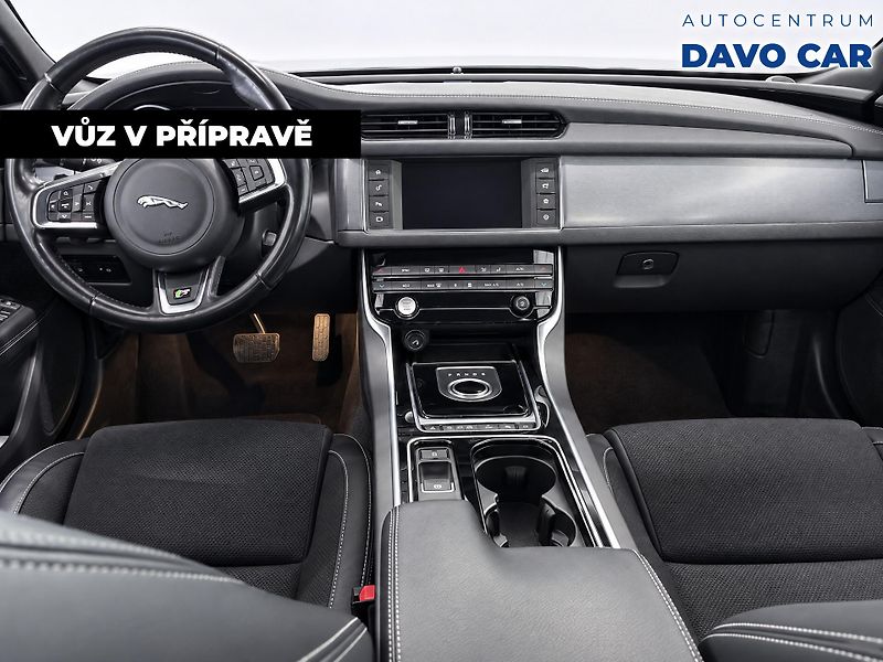 Jaguar XF 2,0 20D 132kW R-SPORT Auto - fotka 3 z 12