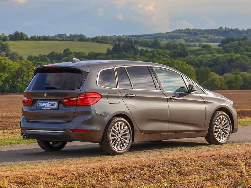 BMW Řada 2 1,5 216d Automat CZ Kůže LED - fotka 7 z 36