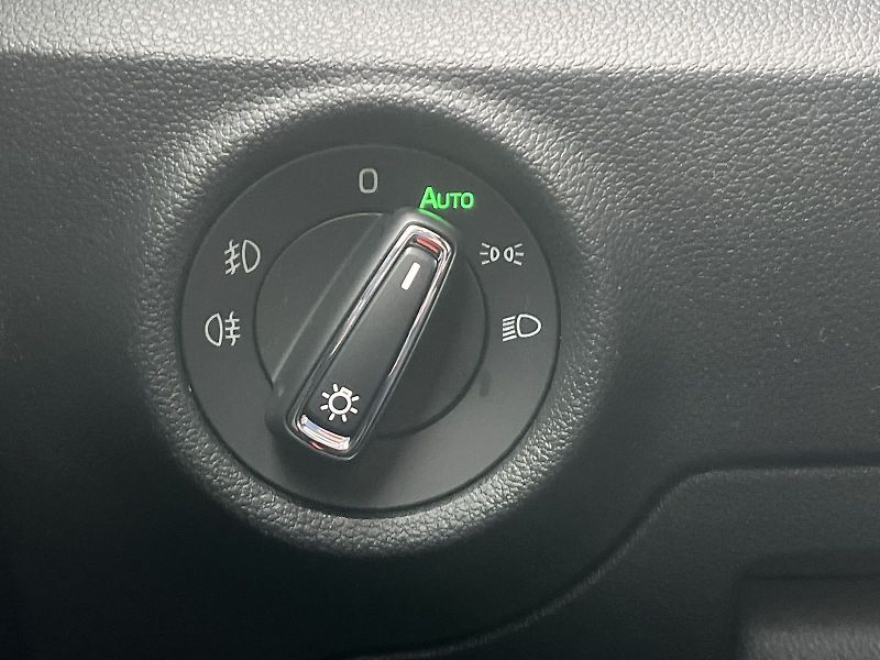 Škoda Kamiq (2026) 1.0 TSI 85 KW DSG Monte Carlo - fotka 18 z 27