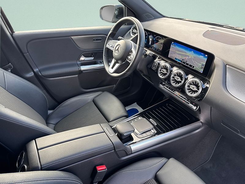 Mercedes-Benz GLA PROGRESSIVE 200d 4MATIC - fotka 12 z 21