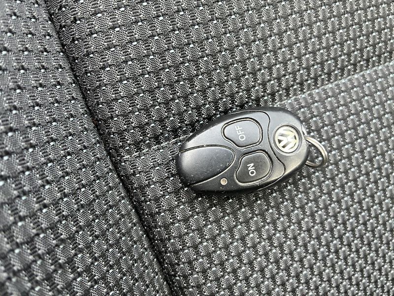 Volkswagen Touran 2.0TDi 103kW DSG NEZÁVISLÉ TOP - fotka 23 z 29