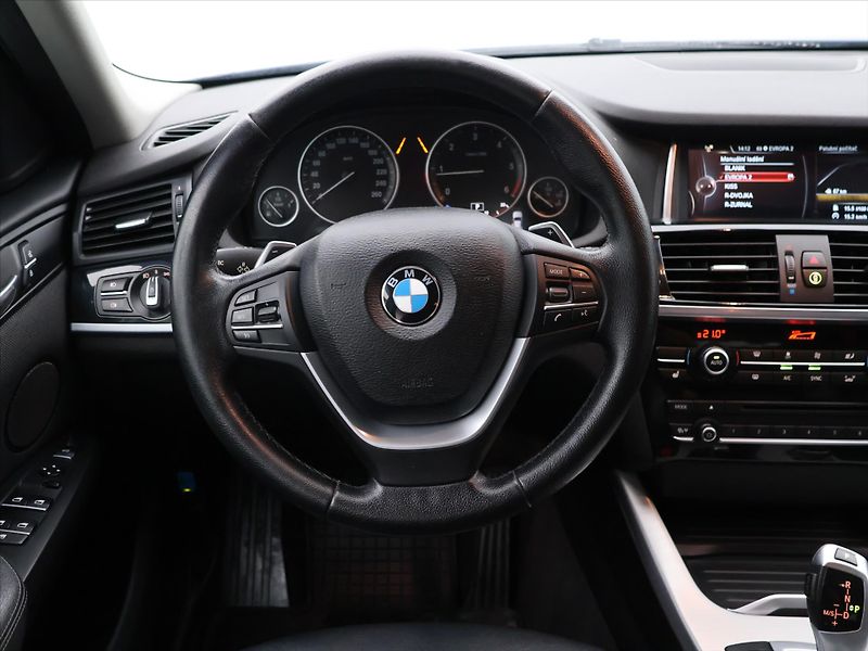 BMW X4 2,0 20d xDrive 140kW CZ Kůže - fotka 19 z 34