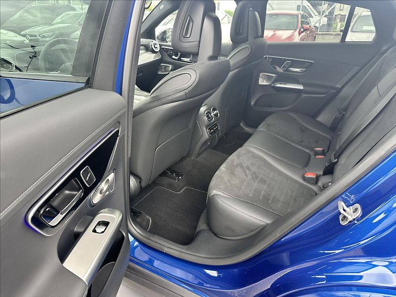 Mercedes-Benz GLC 300d 4MATIC kupé AMG linie - fotka 11 z 14