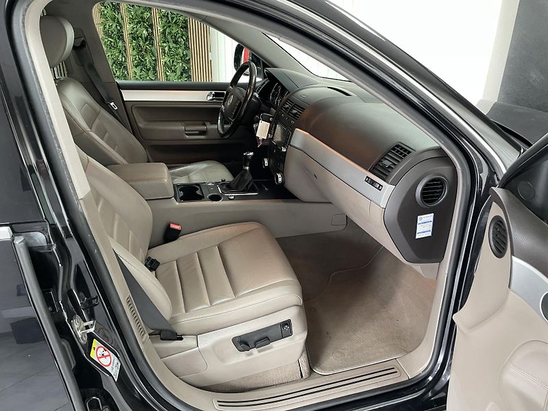 Volkswagen Touareg 2.5 TDi ČR 6M 4X4 TZ 3500KG  - fotka 13 z 25