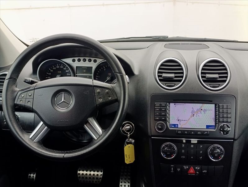 Mercedes-Benz Třídy M 3,0 320 CDi 4Matic,Navi,Xenony - fotka 15 z 36
