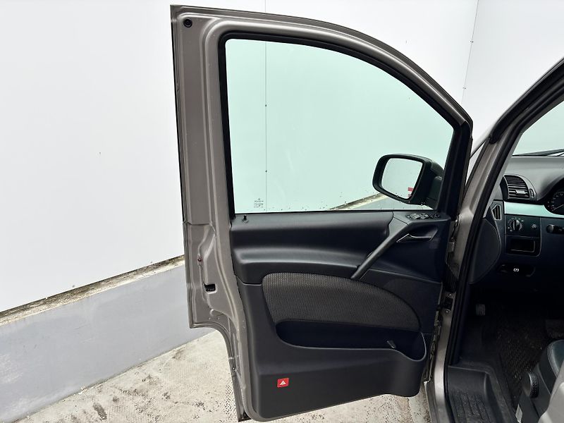 Mercedes-Benz Viano (2011) 3.0CDI V6 165KW Alu kola - fotka 17 z 27