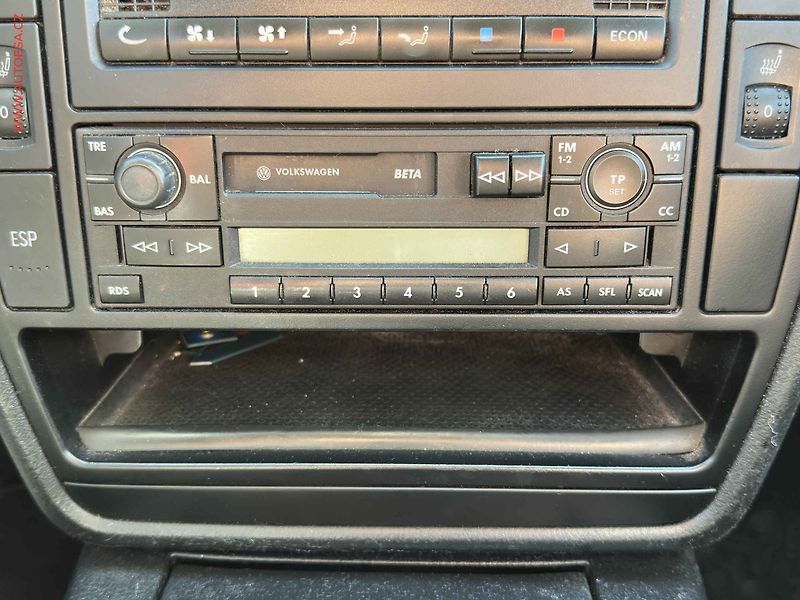 Volkswagen Passat (2003) 1.9TDi, Výhř.sed. - fotka 14 z 16