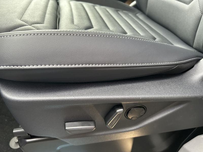 Ford Tourneo Custom Titanium L2 2.0 EcoBlue 110 kW - fotka 19 z 36