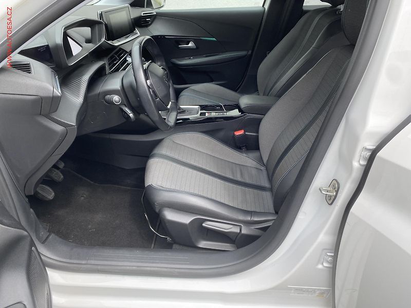 Peugeot 208 (2020) 1.2PT, Allure, panor - fotka 9 z 17