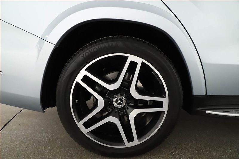 Mercedes-Benz GLS (2017) 500 4MATIC - fotka 21 z 21
