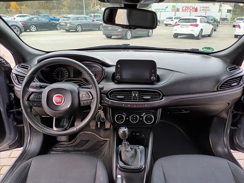 Fiat Tipo 1,6 MJT,KLIMA,NAVI,VÝHŘEV - fotka 11 z 45