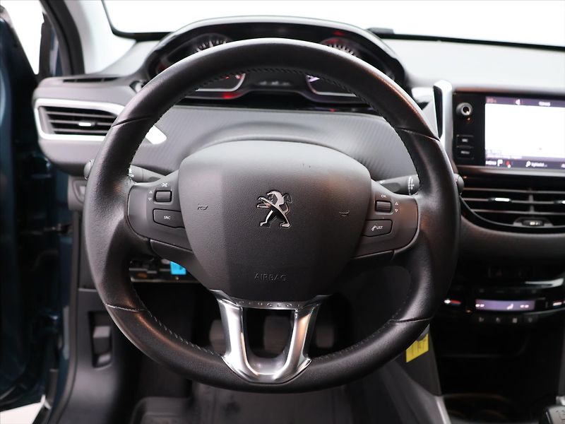 Peugeot 2008 1,2 PT 110k Active Klima CZ - fotka 17 z 28