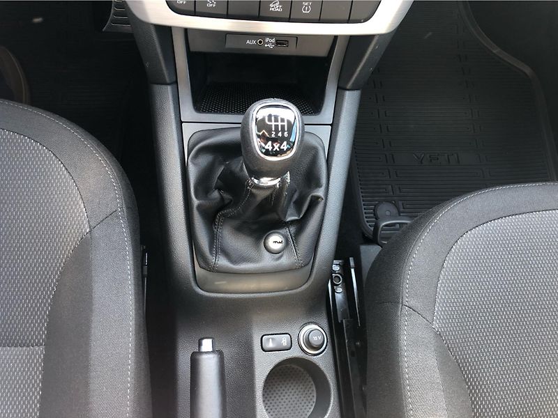 Škoda Yeti 2.0 TDI 4X4  M6° - fotka 21 z 28
