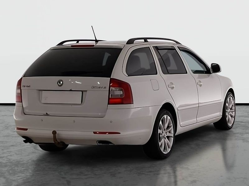 Škoda Octavia (2011) Elegance 2.0 TDI, 4X4 - fotka 5 z 18