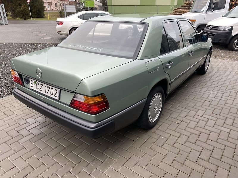 Mercedes-Benz 124 2.0i - 1xMaj - 40 000km - TOP - fotka 4 z 54