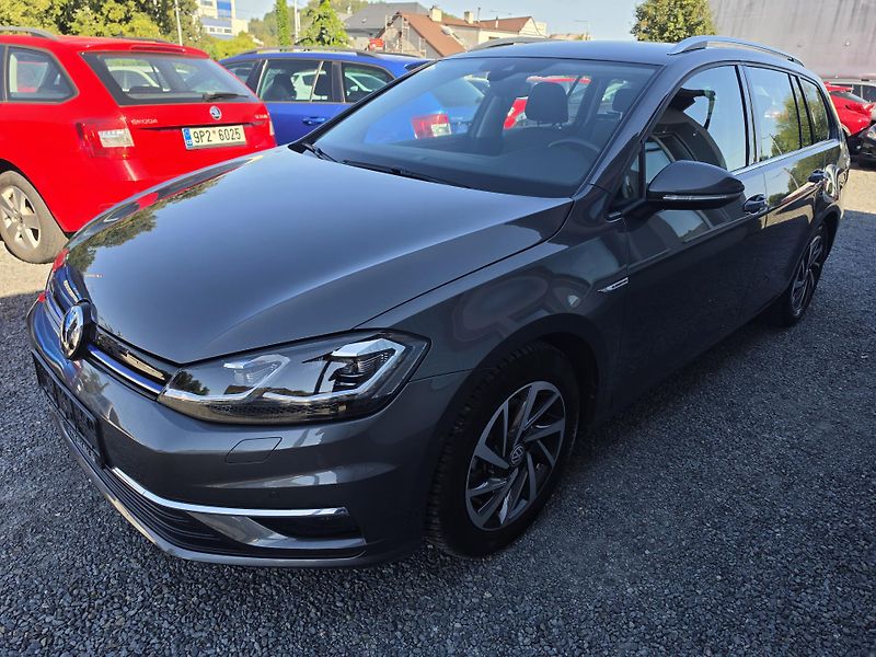 Volkswagen Golf 1.5 TSI 96kw Led  Kuže Navi - fotka 2 z 17