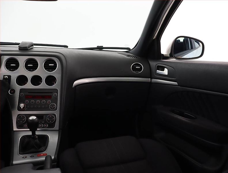Alfa Romeo 159 (2009) 2.0 JTD, po STK, slušný stav - fotka 8 z 17