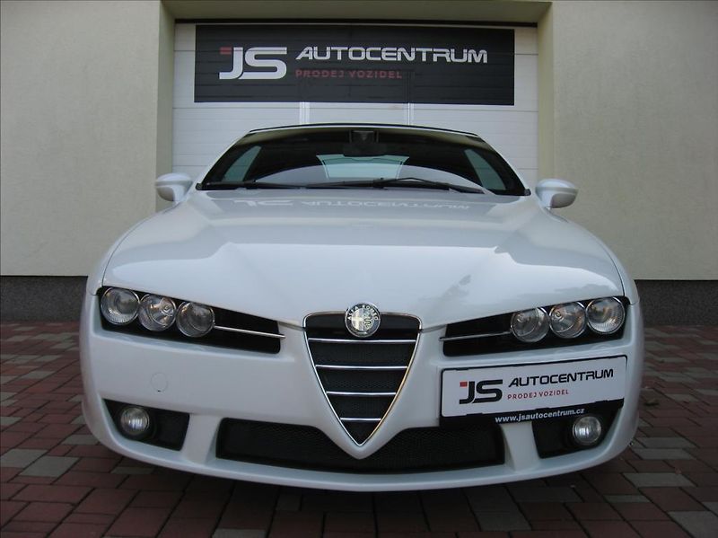 Alfa Romeo Spider 2,2 JTS 185PS  Exclusive - fotka 4 z 46