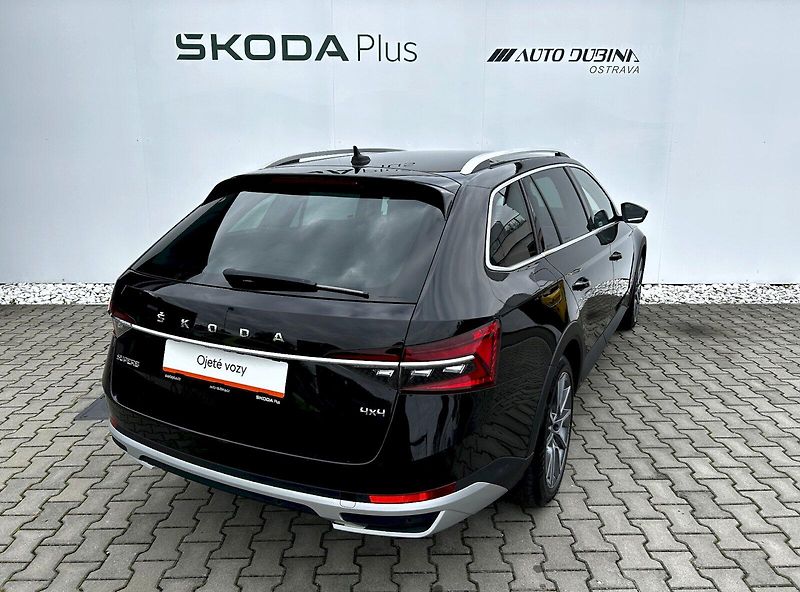 Škoda Superb (2021) Combi 2.0 TDI 147kW 4x4 DSG Sc - fotka 2 z 35
