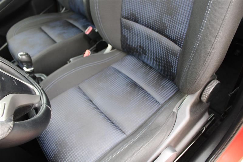 Hyundai ix20 1,4 CRDi  NOVÉ V ČR,TAŽNÉ - fotka 17 z 23