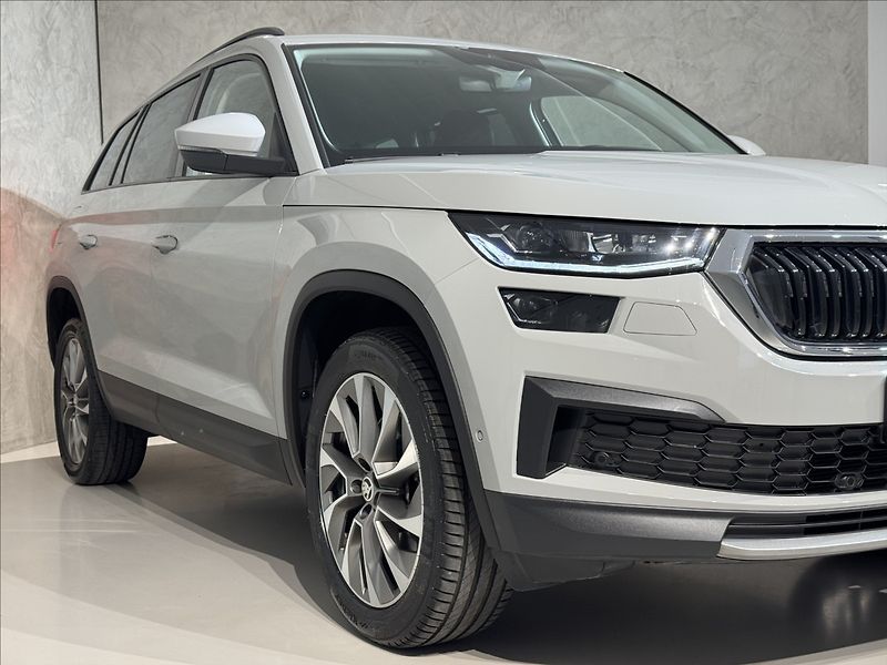 Škoda Kodiaq 2,0 TDi  DSG 4x4 Tour Assist K - fotka 5 z 48