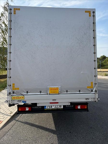 Iveco Daily 3,0 35S18HA8 PLACHTA 10 PALETA - fotka 4 z 37