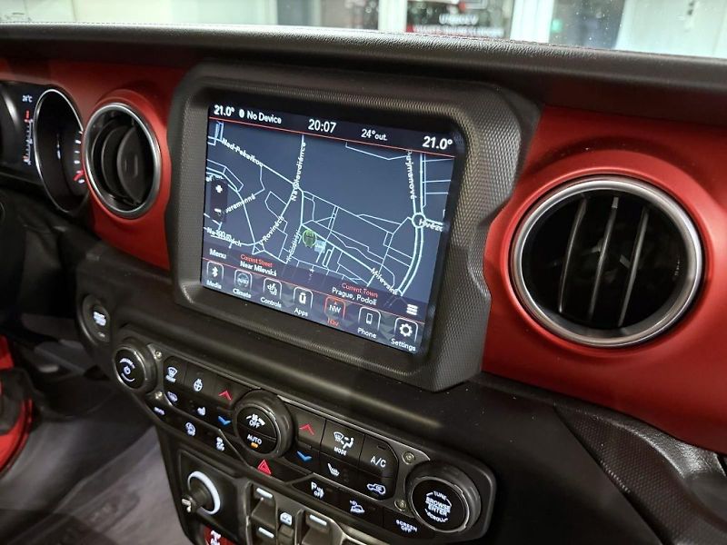 Jeep Wrangler (2019) Unlimited JL 2.2 CRD 200k AT8 - fotka 10 z 21