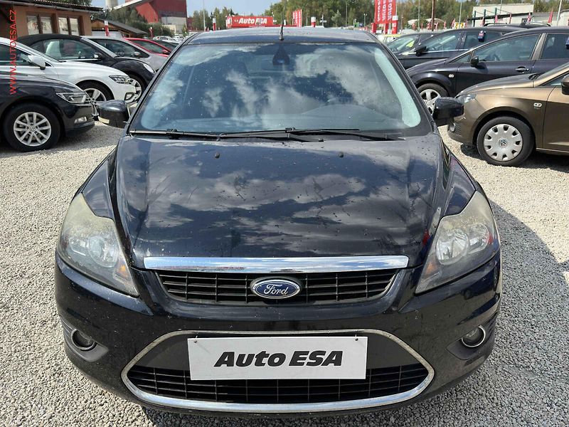 Ford Focus (2010) 2.0 16V, AC, tempo - fotka 2 z 17