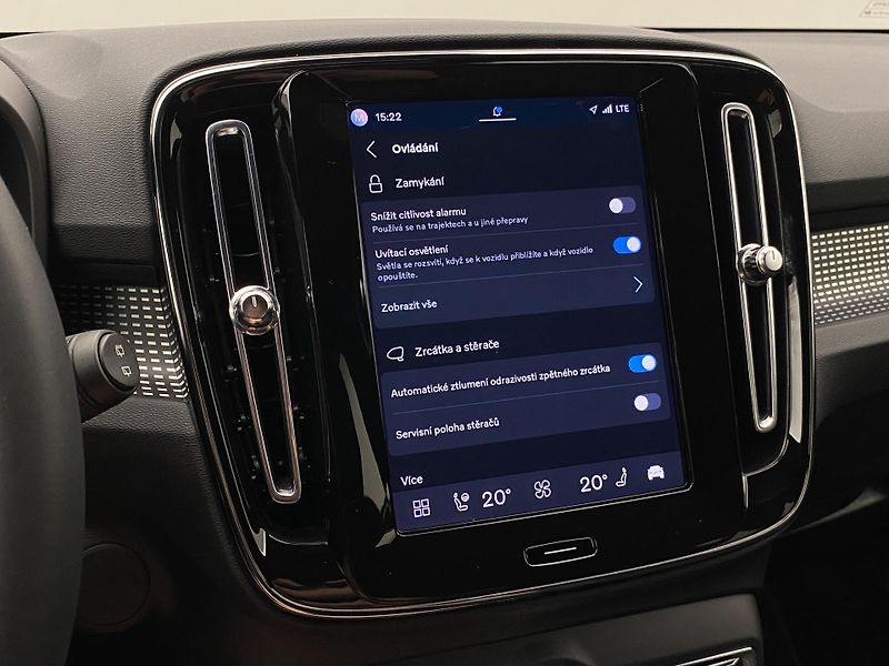 Volvo XC40 PURE ELECTRIC RECHARGE PLUS - fotka 43 z 51