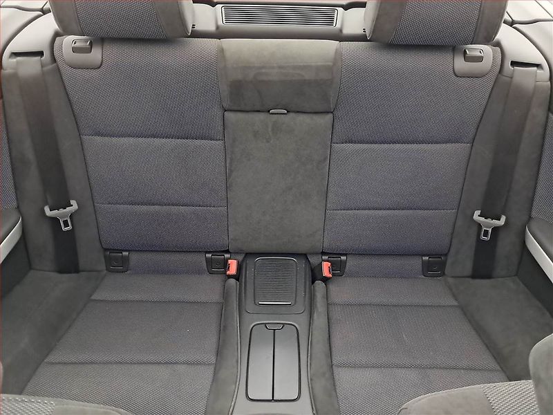 BMW Řada 3 (2010) 330 d, Automat, Kůže - fotka 10 z 21