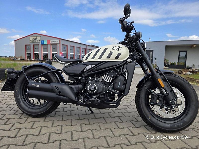 CFMOTO (2025) 450 CL-C Bobber - fotka 2 z 11