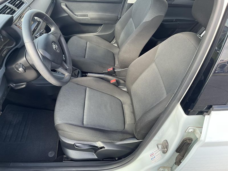 Škoda Fabia 1.4 TDI Red & Grey 1.Majitel - fotka 9 z 28