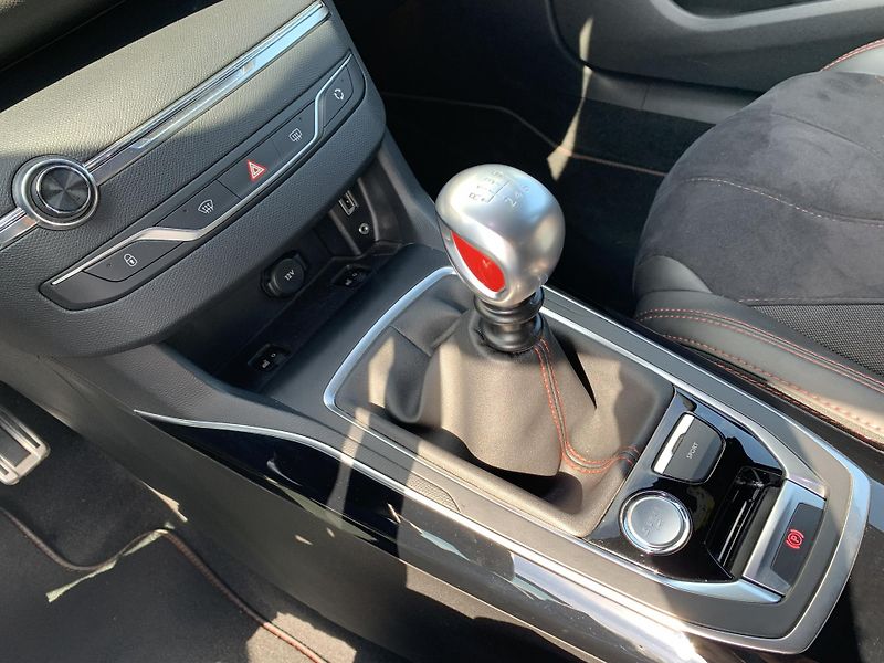 Peugeot 308 GTi 1.6 TURBO 270k MAN6 - fotka 24 z 31