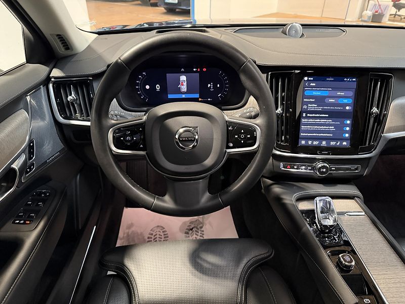 Volvo V90 B6 AWD benzin Ultimate Auto - fotka 6 z 16