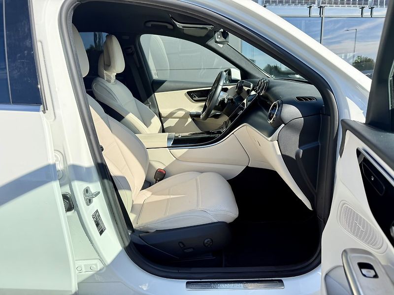 Mercedes-Benz GLC (2023) 220 d 4MATIC SUV - fotka 36 z 44