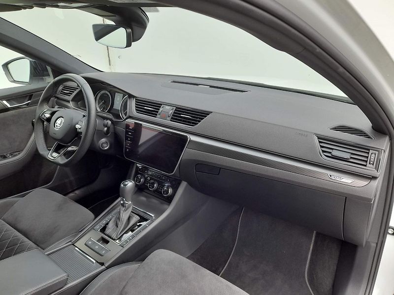 Škoda Superb SPORTLINE 2.0 TDi 147KW 7AP - fotka 14 z 20