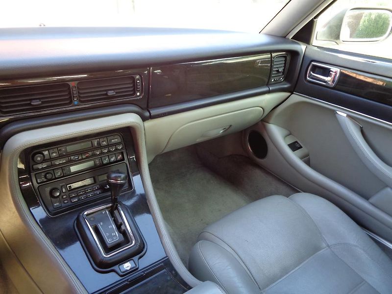 Jaguar XJ6 (1996) 3.2 SOVEREIGN 155kW - fotka 10 z 10