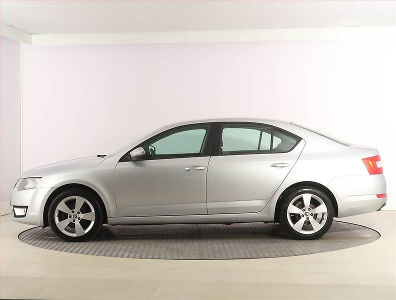 Škoda Octavia (2013) Elegance 1.6 TDI, Tempomat - fotka 3 z 21