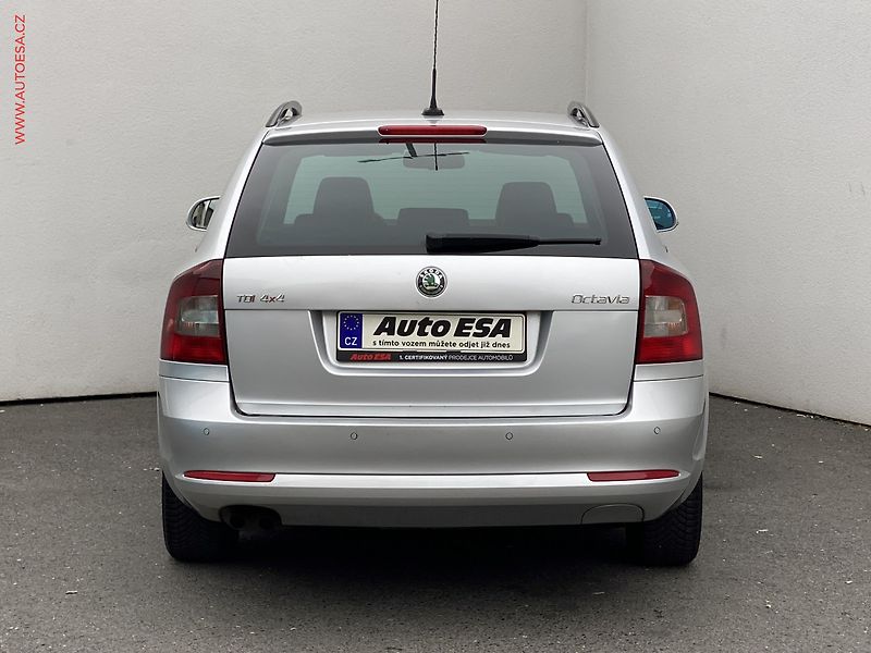 Škoda Octavia (2008) 2.0TDi 4x4, Elegance, xenon - fotka 5 z 18