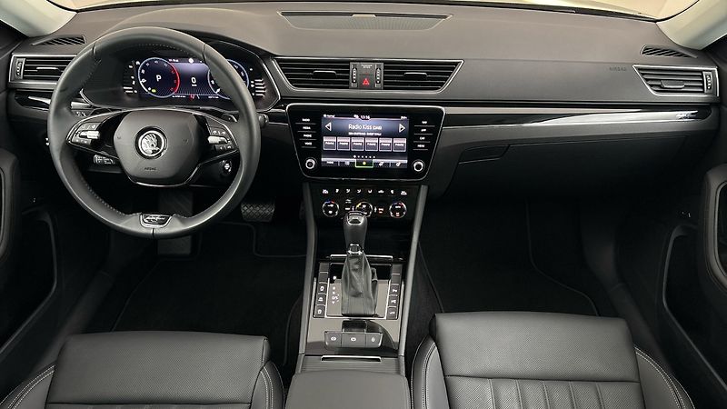 Škoda Superb 2.0 TDI DSG 4x4 L&K Combi - fotka 8 z 34