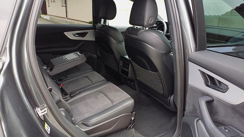 Audi Q7 S-LINE 3.0TDI WEBASTO B&O 1ČR  - fotka 12 z 44