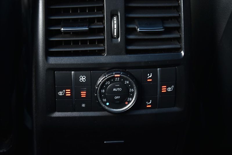 Mercedes-Benz GLS 350d 4MATIC AMG 7-MÍST DPH - fotka 32 z 34