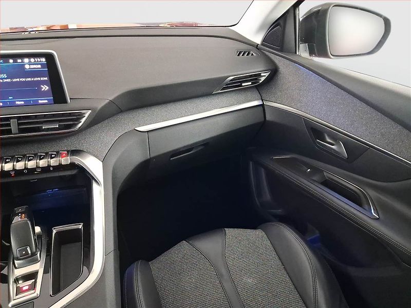 Peugeot 3008 (2017) 1.2 PureTech, Automat, Kůže - fotka 8 z 20