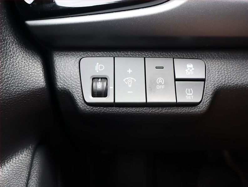 Kia Rio (2023) 1.0 T-GDI, Automat, Serv.kniha - fotka 17 z 18