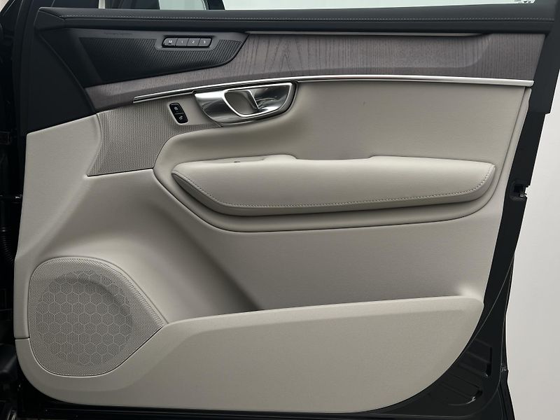 Volvo XC90 (2026) T8 AWD AUT RECHARGE DARK PLUS - fotka 10 z 49