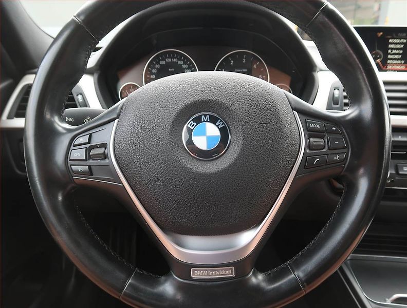 BMW Řada 3 (2017) 318 d, Kůže, Navi, Tempomat - fotka 17 z 23