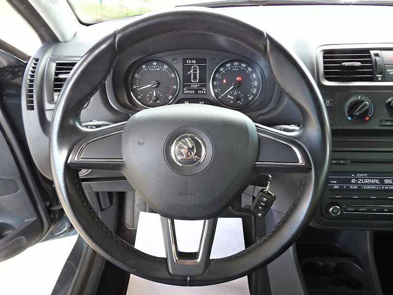 Škoda Fabia 1.2TSI 63kW Tempomat Alu PDC - fotka 10 z 26