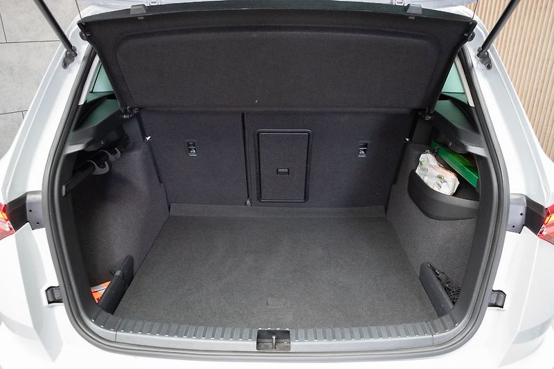Škoda Karoq 1.5 TSI AMBITION*DPH*ČR 1.MAJ* - fotka 32 z 35