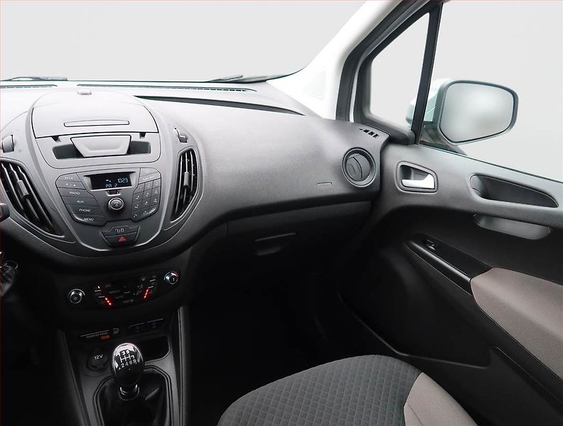 Ford Tourneo Courier (2020) Trend 1.5 TDCI, 5Míst, ČR - fotka 8 z 14