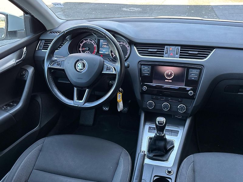 Škoda Octavia Ambition - fotka 5 z 9